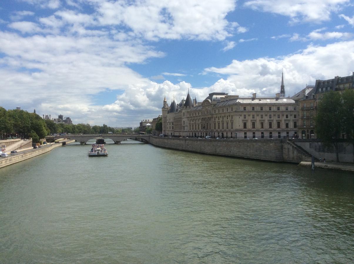 Two Bedroom Luxury Apartment - Balcony With View Of Notre Dame Paris Luaran gambar