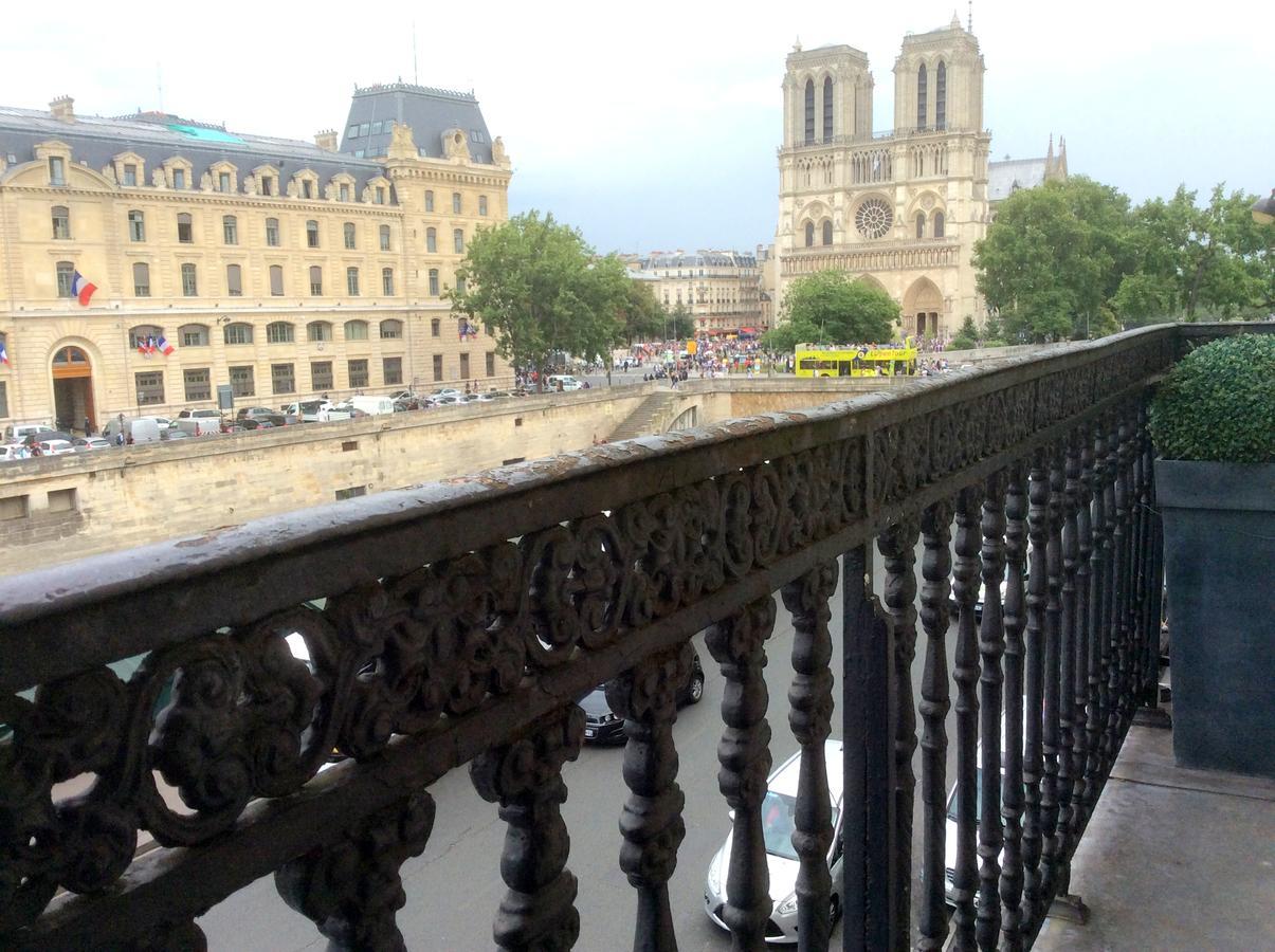 Two Bedroom Luxury Apartment - Balcony With View Of Notre Dame Paris Luaran gambar